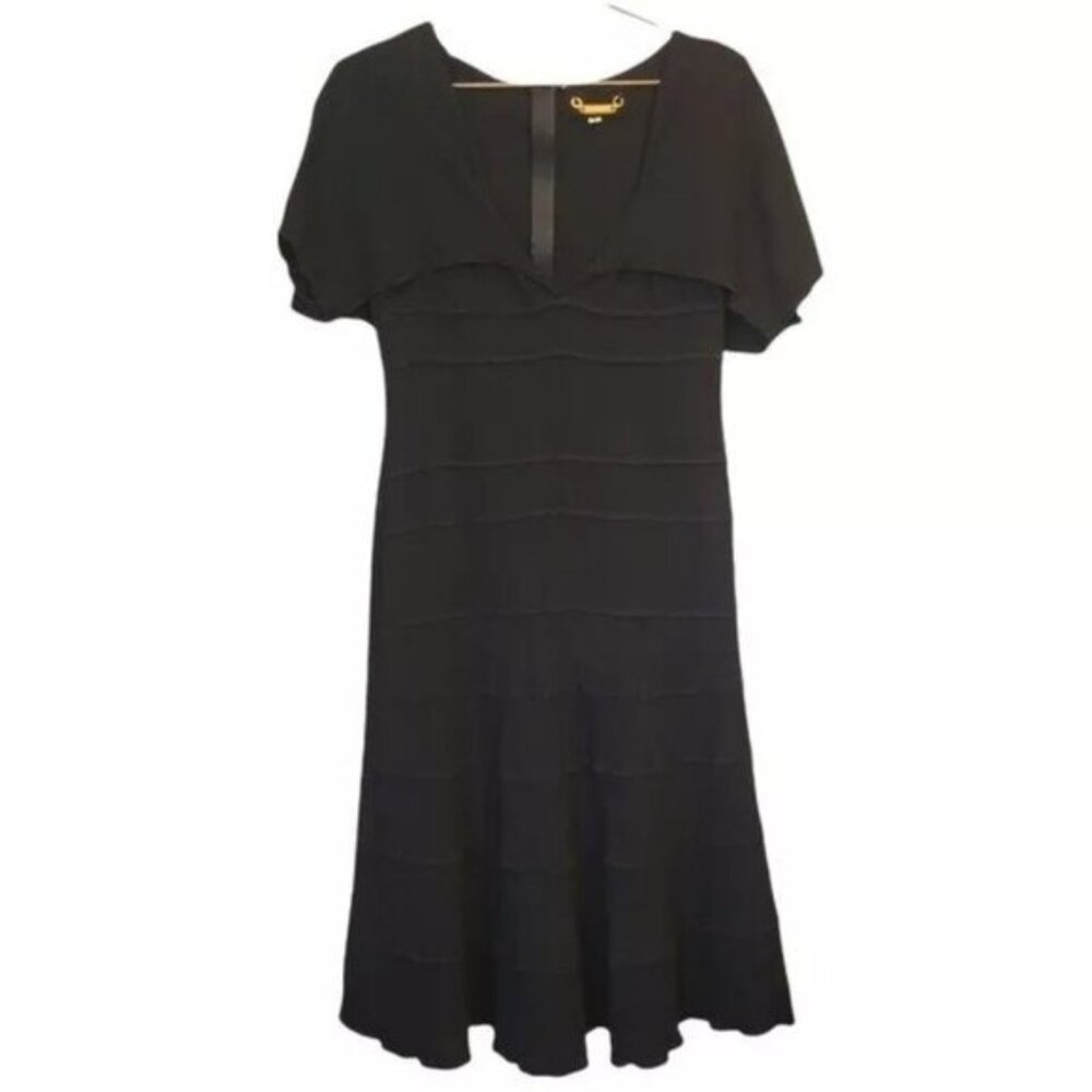 Amelia Toro | 100% Wool V Neck Short Sleeve midi Dress Black
